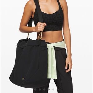 Lululemon On My Level Tote Bag (30L, Black)